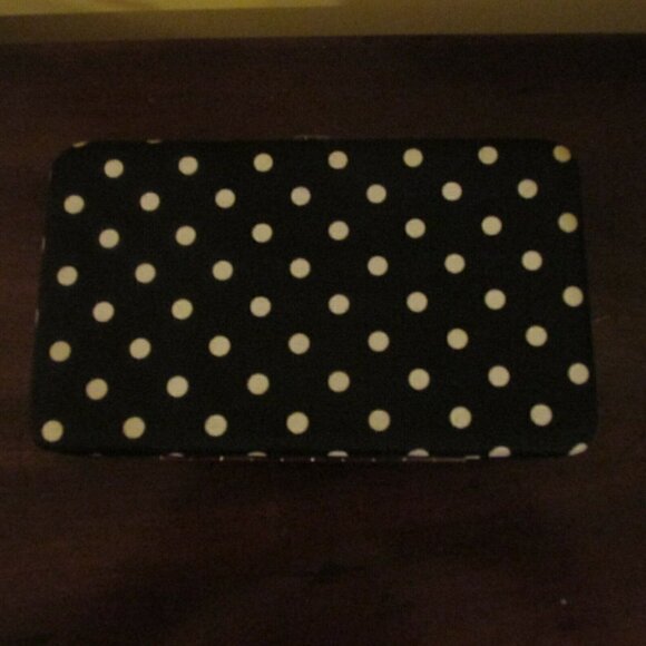 Initial Letter "K" Black Full Size Wallet with Magnetic Closure -NEW W TAGS! - Picture 4 of 5